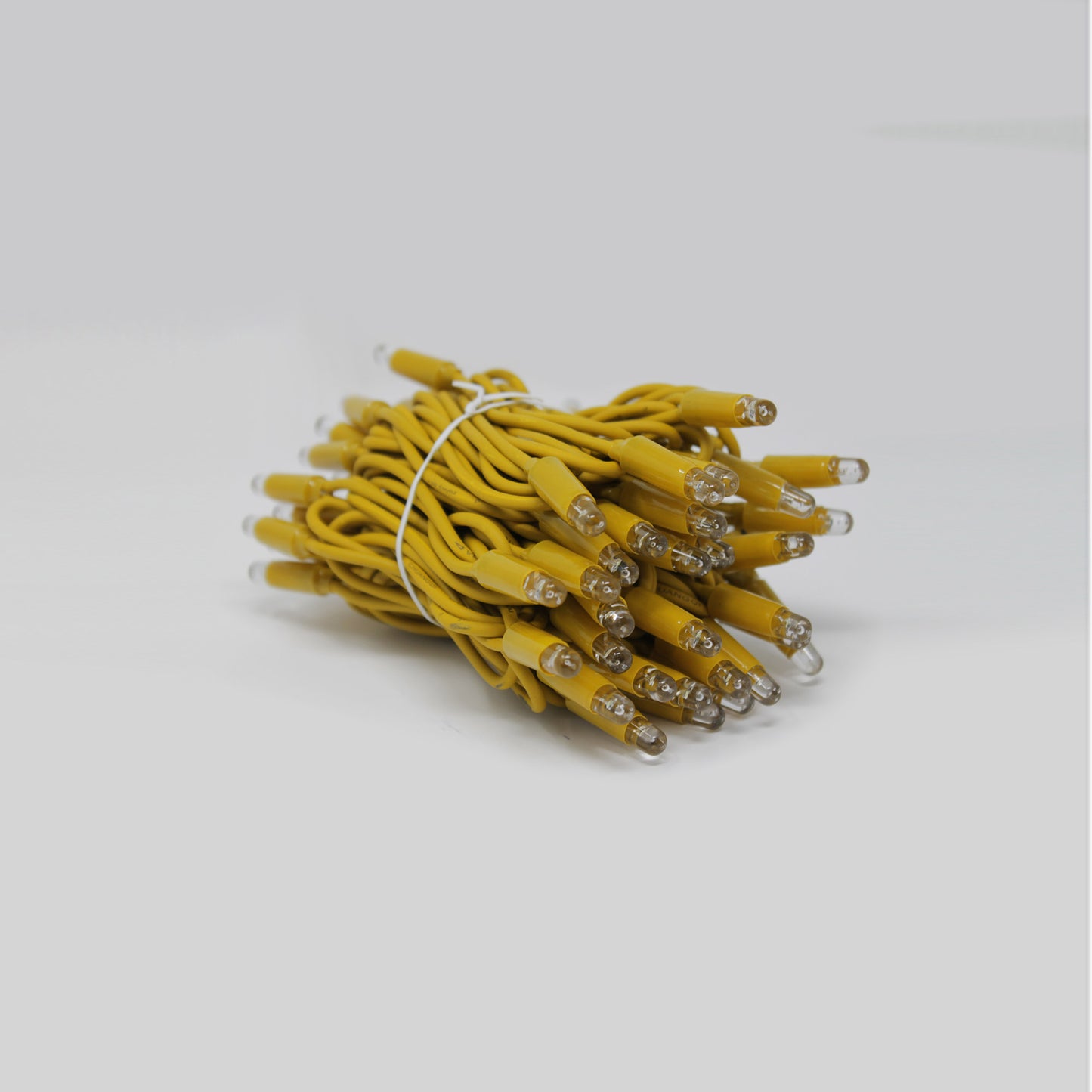 String 5m 230V with flash | yellow cable | 60 LED chain (10 flashes)